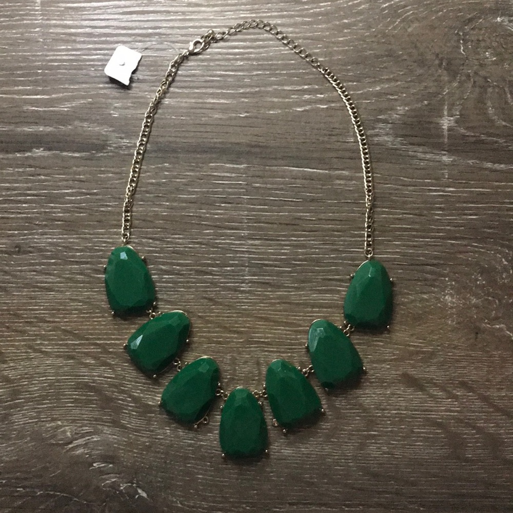 SOLD. Emerald Green Chunky Necklace - Picture 1 of 4